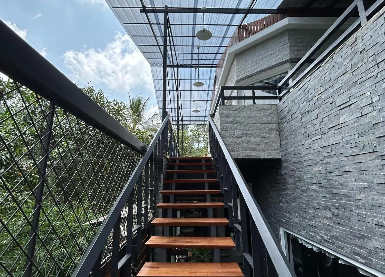 Kv By Halcyon Traveltech Apartment Anachal 0*,  India