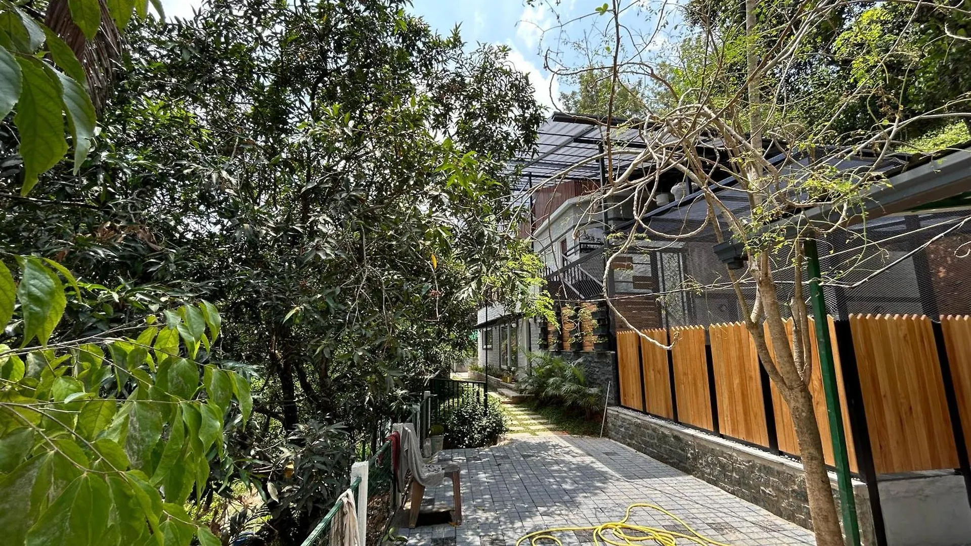 Kv By Halcyon Traveltech Apartment Anachal Homestay