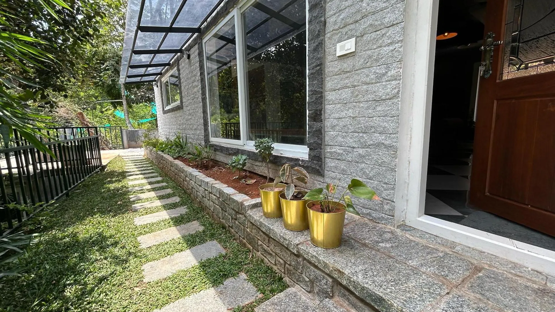 Kv By Halcyon Traveltech Apartment Anachal India